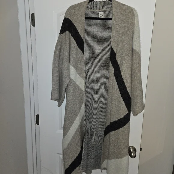 Antonia Sweater Coat By Akemi Kin - Picture 2 of 3
